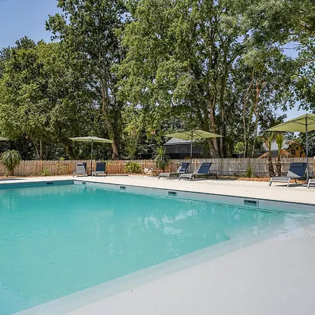 N°36, Piscine Commune, 2 Casa de Férias Nesmy