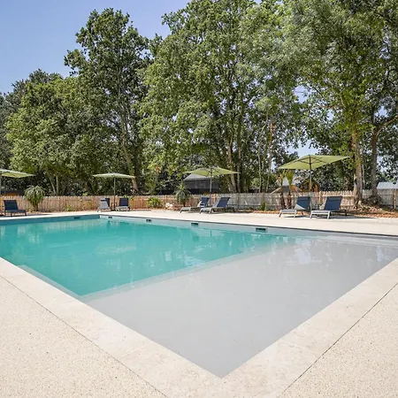N°36, Piscine Commune, 2 Casa de Férias Nesmy